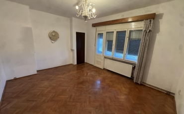 Casa 9 camere, 400 mp de vanzare CENTRU NOU