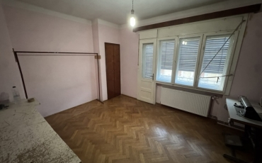 Casa 9 camere, 400 mp de vanzare CENTRU NOU
