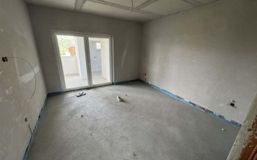 Casa 4 camere, 140 mp de vanzare LAZURI
