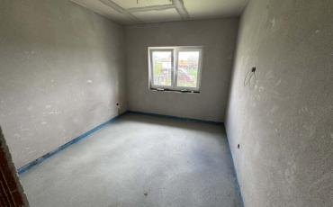 Casa 4 camere, 140 mp de vanzare LAZURI