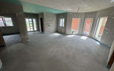 Casa 4 camere, 140 mp de vanzare LAZURI
