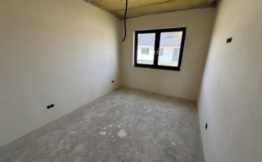 Casa 3 camere, 135 mp de vanzare LAZURI