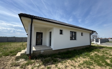 Casa 3 camere, 135 mp de vanzare LAZURI