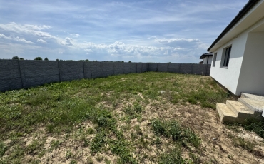 Casa 3 camere, 135 mp de vanzare LAZURI