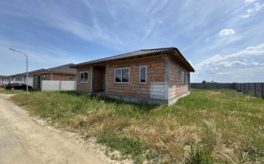 Casa 3 camere, 135 mp de vanzare LAZURI